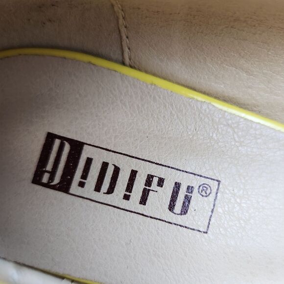 🩵NWOB Yellow Patent Classic Heels Size 8 - Picture 13 of 14